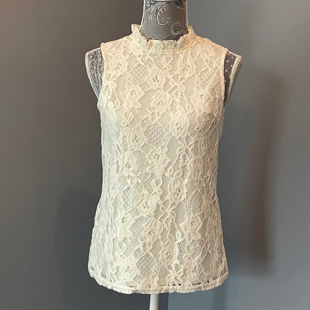 White Lace Shell